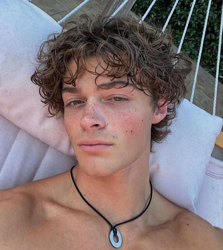 surfer hairstyles